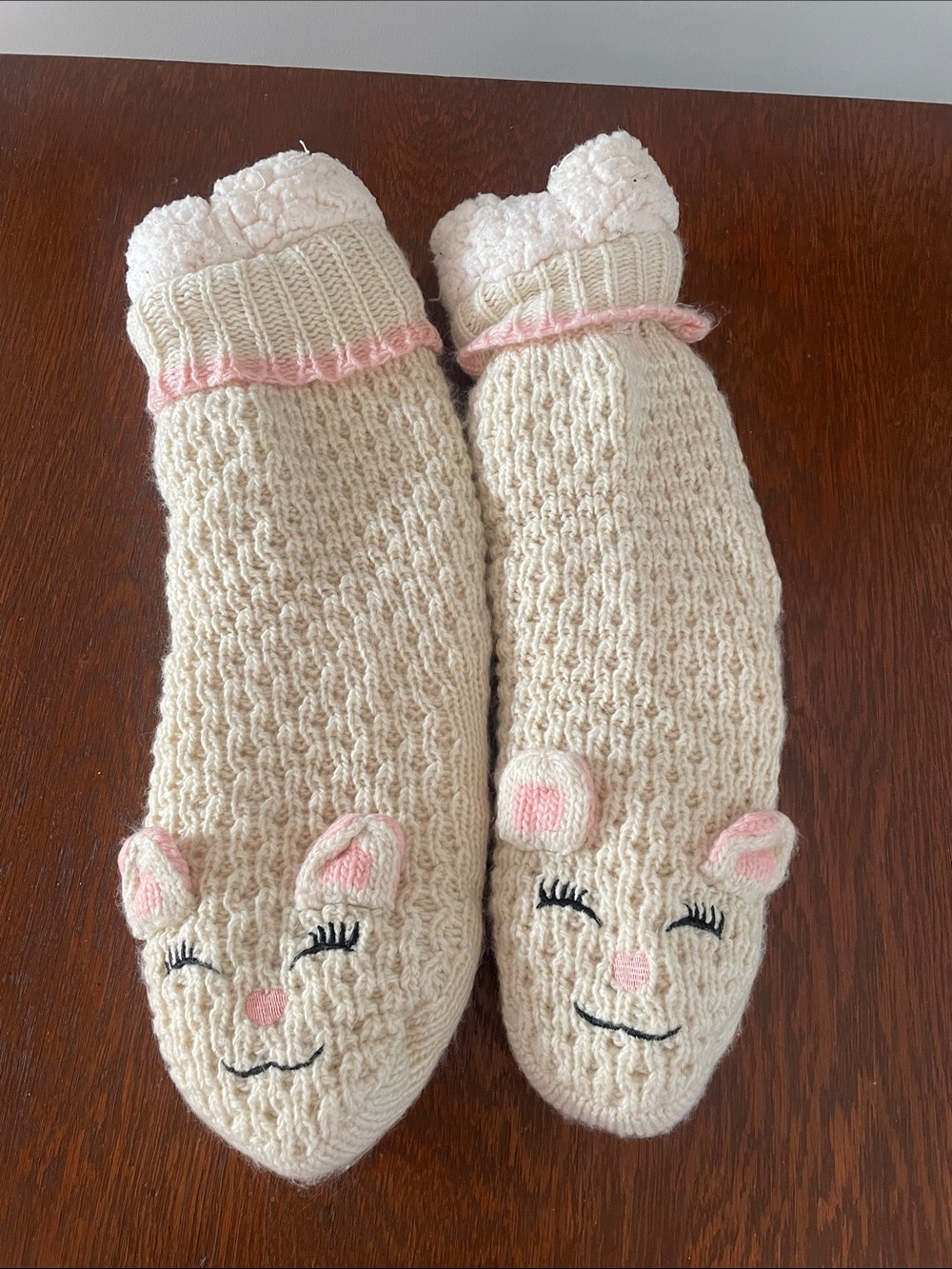 Cream and Pink cat face Plush Lined Animal Slipper Socks by Jane and bleecker
